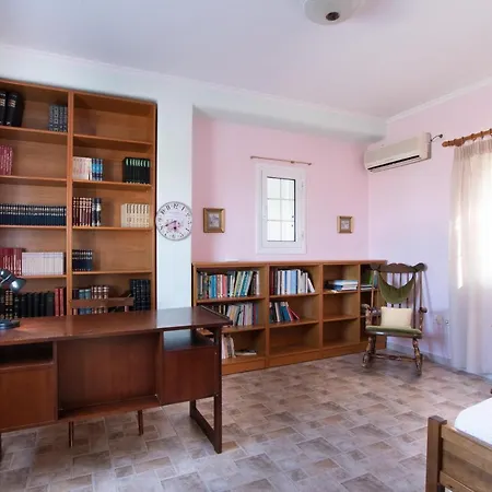 Seaview Maisonette With 3 Bedrooms In Casa vacanze Paro