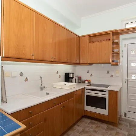 Seaview Maisonette With 3 Bedrooms In *